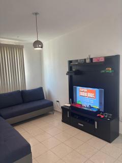 Casa completa y equipada 4 habitaciones 6 camas asador y juguetes para niños A 10 minutos de parques industriales, clínicas 71 y 16 del IMSS y del ISSSTE juegos Arcade - 7