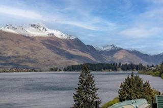 Escape on the Lake - 7