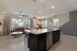 Enchanted Wonderland 5 BR Townhouse in Windsor Cay Resort by Blue Sky Villas - 2