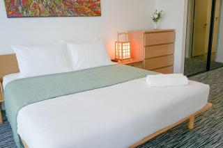 Endless Ocean Views Surfers Paradise - 1