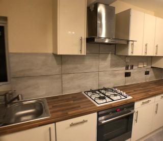 Large room private bath NW London Harrow - 6