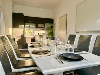 140 m2 Spacious Apartment with Balcony & Parking - 7