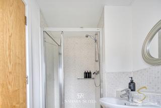 Stylish 4BR Home - Central Birmingham - Near ICC & O2 - Parking - 1