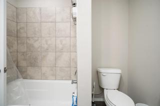 Stylish and Luxuriously Furnished 3BedRoom Getaway - 5