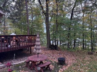 Spooner Shores - Wooded, Lakefront Retreat - 9