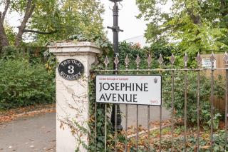 Qties Luxury Home - London - 6