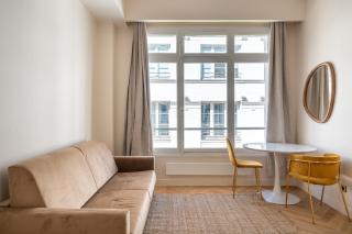 Stylish Duplex for 4 in Bastille Paris - 5