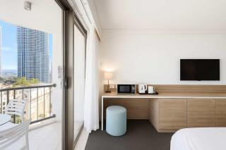Sea View Hotel Room Heart of Surfers Paradise - 6
