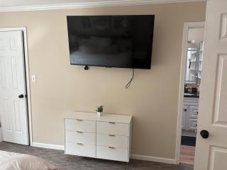 Urban Oasis with Heated Spa Pool, Bar, Garden, Firepit, Outdoor Movie Theater, Outdoor Games - 8