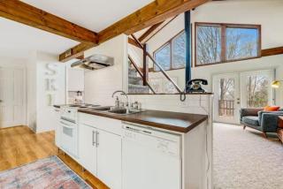 Modern Chalet Hot Tub Game Loft 1 Mi to Skiing - 1