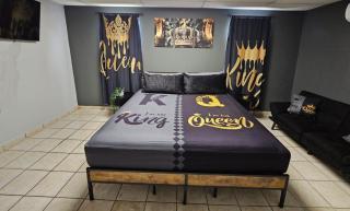 The King Bed - 8