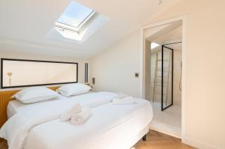 Chic Duplex for 4 in Vibrant Bastille - 9