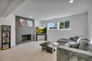 Stylish Bellevue Retreat - 7