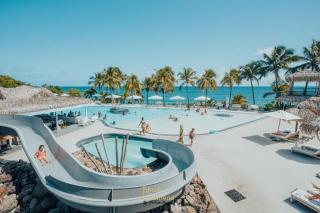 Marinotel avec piscine magnifique et deck privatif - 0