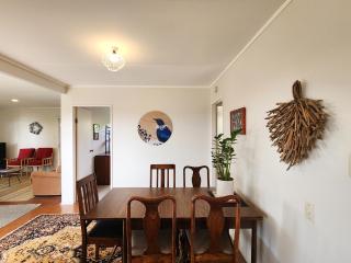 Absolute Beachfront Bach - 8