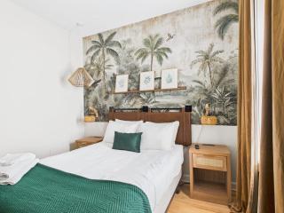 Desert Mirage 2br, Patio, & Free Parking - 1