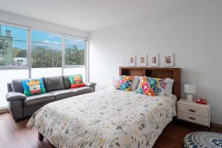 Stylish 2BR Brunswick Home - 8