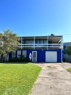 Shelleys - Pet Friendly - Short Walk to Beach - 0