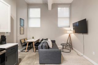 CozySuites Modern 1BR OTR District #03 - 2