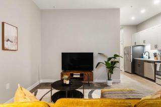 CozySuites Modern 1BR OTR District #04 - 4