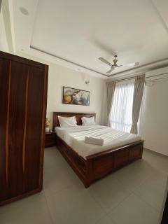 Chic 1BHK Modern Apartment with Gym, Pool & Amenities - 5 Minutes to Candolim Beach - 8