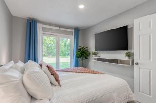 Relax in cozy style Spacious King & Queen beds - 6