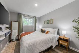 Relax in cozy style Spacious King & Queen beds - 8