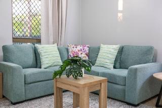 Sandalwood Oasis - Tropical Serenity near Waterfront - 2