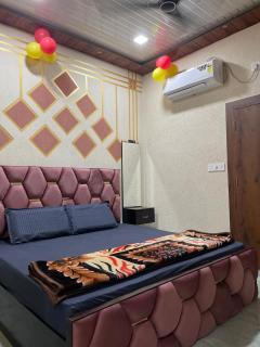 Shri Sanwariya Dham Near By Mathura Junction Railway Station - 8