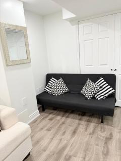 Modern & cozy one Bedroom Basement Suite with Kitchen and parking- sleeps 4 - 3