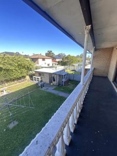 Spacious Queen Room in Two Story House - L6 -  - 2