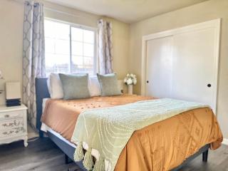 Near Downtown- Kitchen-washerdryer-parking - 3