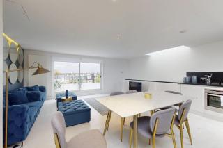 Superb 3-Bedroom with Balcony in the Heart of Notting Hill - 6 Mins to Tube Station - 4