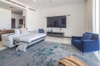 Frank Porter - Tiara Residence Diamond North 4 - 5