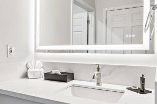 University Park Inn & Suites, an Ascend Collection Hotel - 1