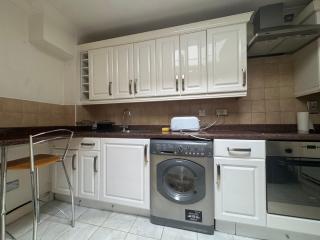Brilliantly Located 1BDR Flat in Central London - 1