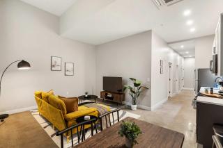 CozySuites Modern 1BR OTR District #05 - 2