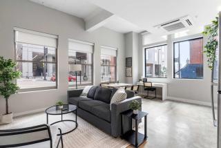 Spacious 2BR CozySuites OTR Downtown #06 - 0