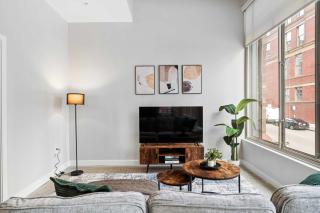 Spacious 2BR CozySuites OTR Downtown #07 - 4