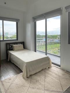 Serene Stays 2 Bedroom Flat - 2