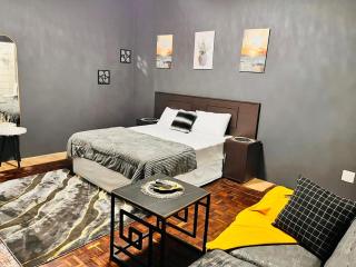 Deluxury Guesthouse - 5
