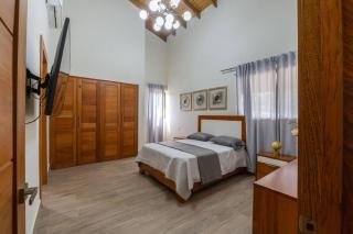 La Vega Villa with Private Pool and BBQ - 1