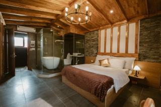 Love in the Atlantis Hotel - 1