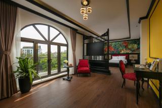 Royal Hotel & Spa Vinh Yen 2 - 0