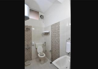 Hind Hotel Near Airport Road Mohali Zirakpur - 8
