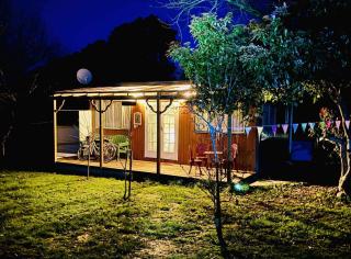 Wattle Creek Cottage with Breakfast Basket - 1