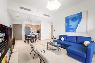 Spacious 1BR in Downtown with Balcony & Pool - 1