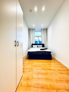 Lovely 4BR Apartment Near Kaufpark Alterlaa - 6