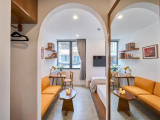 DIAMOND Matrix One in Heart of District 1-Luxury Living-Coffee Shop Above - 6