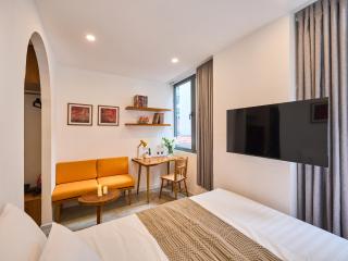 DIAMOND Matrix One in Heart of District 1-Luxury Living-Coffee Shop Above - 3